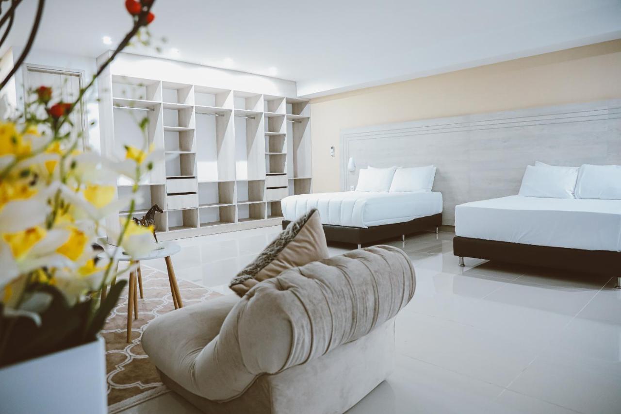 Super Estrellas Hotel